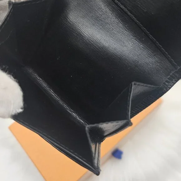 ❗SOLD❗Louis Vuitton Black Epi Compact Wallet - Picture 12 of 13